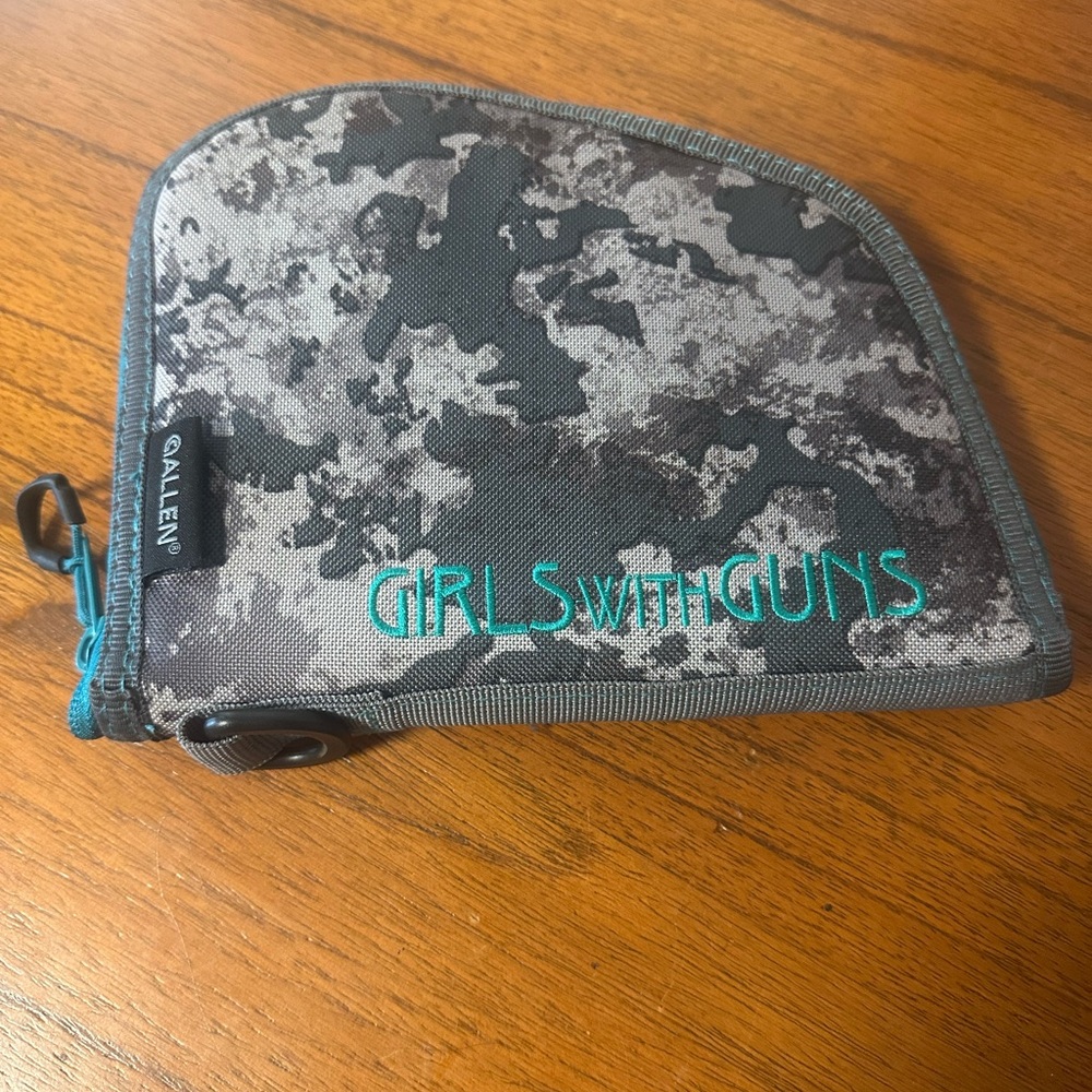 Allen Girls With Guns Camo Case